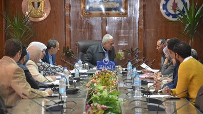  24 مواطناً في اللقاء الجماهيري الـ 17 لمحافظ السويس (صور)