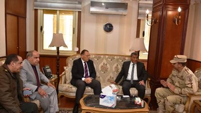 محافظ الشرقية يهنيء مدير الأمن بعيد الشرطة (صور)