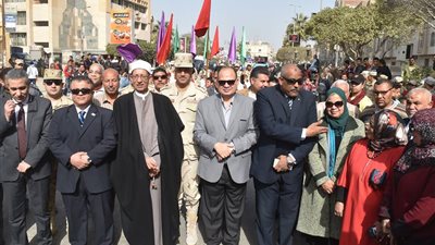 رئيس المنطقة الأزهرية بالفيوم يهنئ رجال الشرطة بعيدهم الـ67 (فيديو و صور)