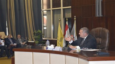 قطاع الأعمال: 12.9  مليار جنيه إيرادات الشركات التابعة للقابضة للأدوية