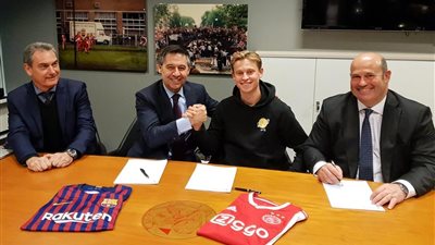 باريس سان جيرمان يحدد بديل دي يونج