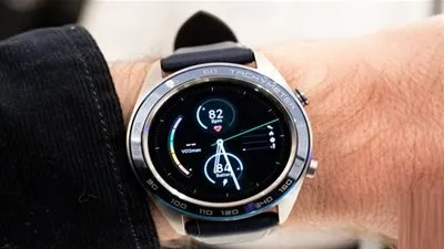 بهذا السعر.. هونر تطلق ساعتها 