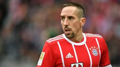 أسطورة بايرن ميونيخ يُلمح لرغبته في اللعب بهذا الدوري