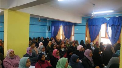 تعليم السويس يعقد ورشة عمل موسعة لمعلمي الصفوف الأولى  