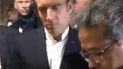 ماكرون يستمع لشرح من وزير الآثار حول معبد أبو سمبل (فيديو)