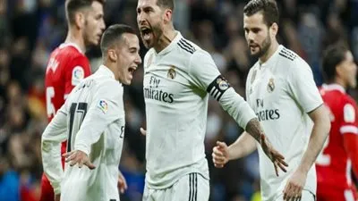 ريال مدريد يلجأ لعدو برشلونة لحل الأزمة الدفاعية
