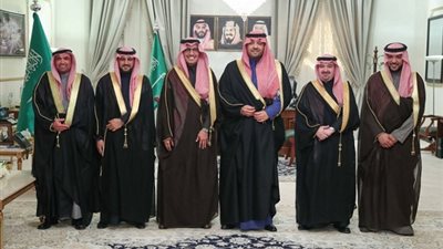 أمير منطقة الحدود الشمالية يستقبل محافظ الهيئة العامة للزكاة بمكتبه 