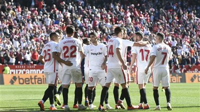 إشبيلية يفاجئ برشلونة بالقوة الضاربة قبل الموقعة المنتظرة