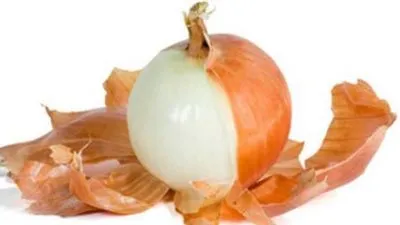 احتفظي بقشر البصل لهذه الفوائد المذهلة