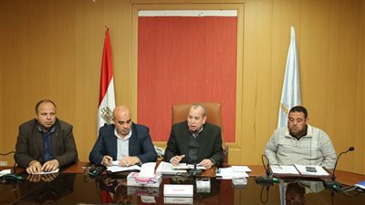 محافظ كفرالشيخ يناقش استعدادات المحافظة لأسبوع شباب الجامعات (صور)