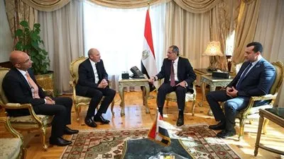 على هامش زيارة الرئيس الفرنسي.. وزير الاتصالات يلتقي رئيس مجلس إدارة 