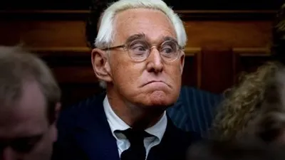 مستشار ترامب يدفع ببراءته من اتهامات موجهة إليه