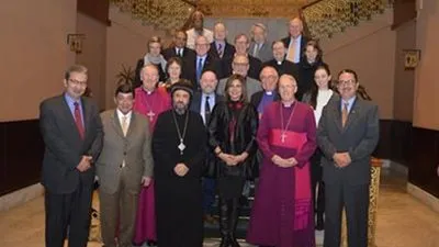 وزيرة الهجرة تلتقي وفدا رفيعا من أساقفة وممثلي كنائس بريطانيا 