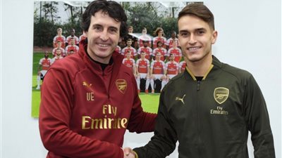 أول تعليق من إيمري بعد التعاقد مع دينيس سواريز