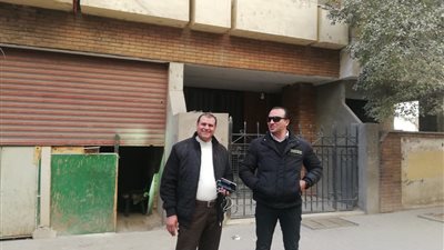 شرطة المرافق تشمع المحال التجارية المخالفة بشارع نصر الثورة في الهرم (صور)