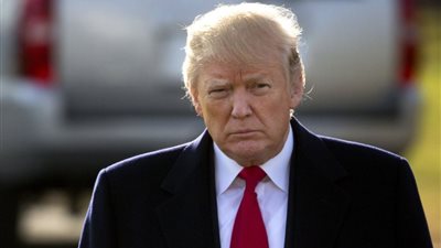 ترامب يتراجع عن 