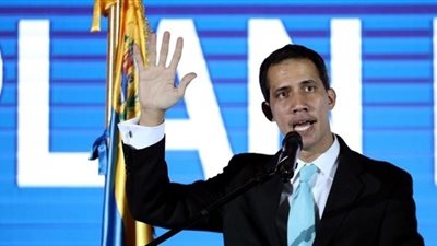 قائد كبير في الجيش الفنزويلي يعترف بجوايدو رئيساً