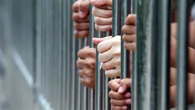 تجديد حبس عاطلين لترويجهما المواد المخدرة بالتجمع