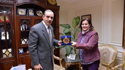 نائب وزير الزراعة بأسيوط لبحث تطوير وتنمية مشروعات الثروة الحيوانية واقامة مشروعات الاستزراع السمكي