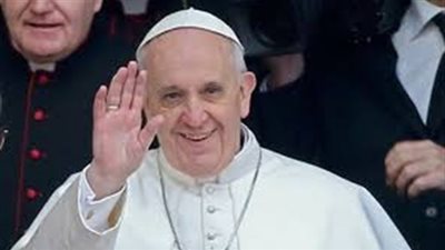 ولي عهد أبو ظبي يستقبل بابا الفاتيكان لدى وصوله أبو ظبي