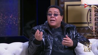 أحمد آدم: 