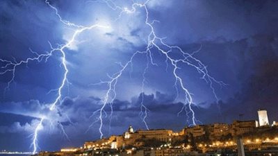 الأرصاد تحذر من  طقس الأربعاء.. أمطار رعدية تصل للسيول في هذه المناطق