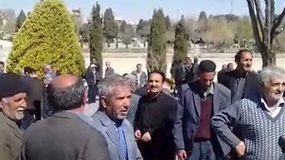 احتجاج المزارعين في أشكهران الإيراينة بسبب نقص المياه