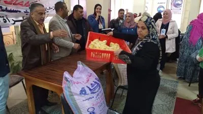 مستقبل وطن بالشرقية يُسلم 40 سيدة معُيلة مشروع تربية دواجن بالمجان (صور)