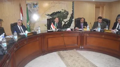 عرض خطة لمحو أمية 500 ألف مواطن بالفيوم خلال عامين بالمجلس التنفيذى للمحافظة (صور)