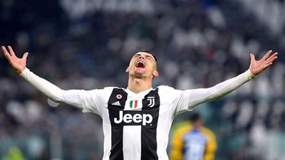 عصام الشوالي يصدم كريستيانو رونالدو