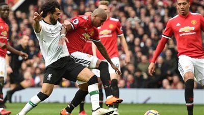 مانشستر يونايتد يجدد تعاقده مع نجم الفريق