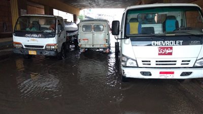 مياه القليوبية: الدفع بمعدات وسيارات لشفط مياه الأمطار (صور)