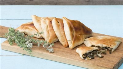 طريقة عمل فطائر السبانخ اللذيذة