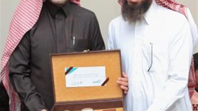 وزير الإسكان يسلم الدفعة الثانية من الفلل السكنية في مشروع 