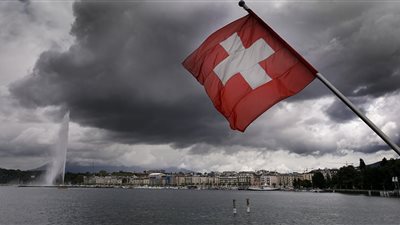 جنيف تدعو الحكومة السويسرية إلى منح اللجوء إلى أسانج