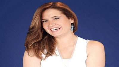 جولة مع الفنانين.. صور جديدة لهنا وحلا شيحة على إنستجرام