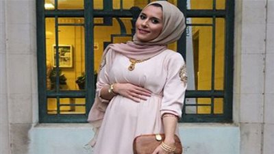 إليكِ أجمل ملابس المحجبات الحوامل لإطلالة أنيقة ومحتشمة (صور)