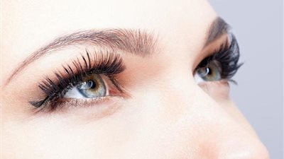 نصائح هامة لتجنب تساقط الرموش