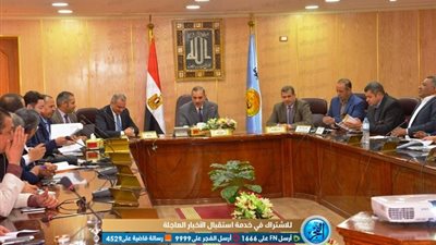 محافظ أسيوط يلتقي رئيس جهاز تطوير المناطق العشوائية لتطوير ورفع كفاءة 6 مناطق عشوائية 