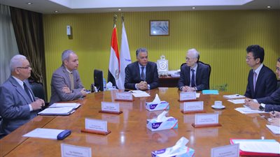 وزير النقل يلتقي السفير الياباني لبحث سبل التعاون في مجال مترو الأنفاق