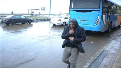 التنبؤ بالفيضان: استمرار حالة الطقس السيئ وسقوط الأمطار على هذه المناطق (صور)