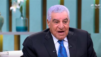 زاهي حواس: 