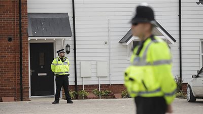 ماذا يخفون؟.. والدا ضحية 