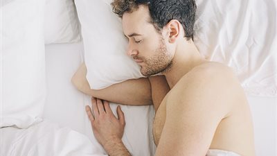 دراسة: قلة النوم تزيد من خطر الإصابة بنوبات قلبية