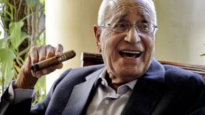 أصيب بالسرطان 3 مرات.. أسرار لا تعرفها عن محمد حسنين هيكل