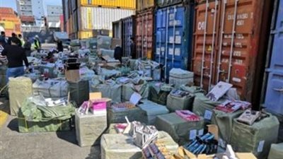 إحباط تهريب 550 ألف عبوة مستحضرات تجميل بميناء الإسكندرية 