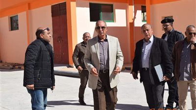 محافظ البحر الأحمر: الانتهاء من محطات وروافع الصرف الصحي بالغردقة قريبًا (صور)