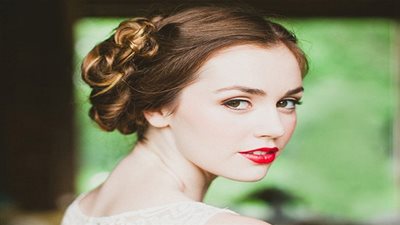 لعروس الشتاء.. اختاري أحمر الشفاه الرائج هذا الموسم بحسب لون بشرتك! (صور)