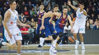 برشلونة يهزم الريال في كلاسيكو درامي ويتوج بكأس السلة