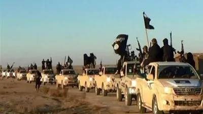 فرار مئات الدواعش من سوريا إلى العراق بـ